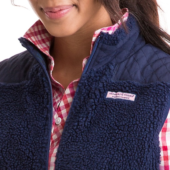 EUC Women’s X-Small Vineyard Vines Blackwatch Reversible Quilted Sherpa Vest - Picture 3 of 16